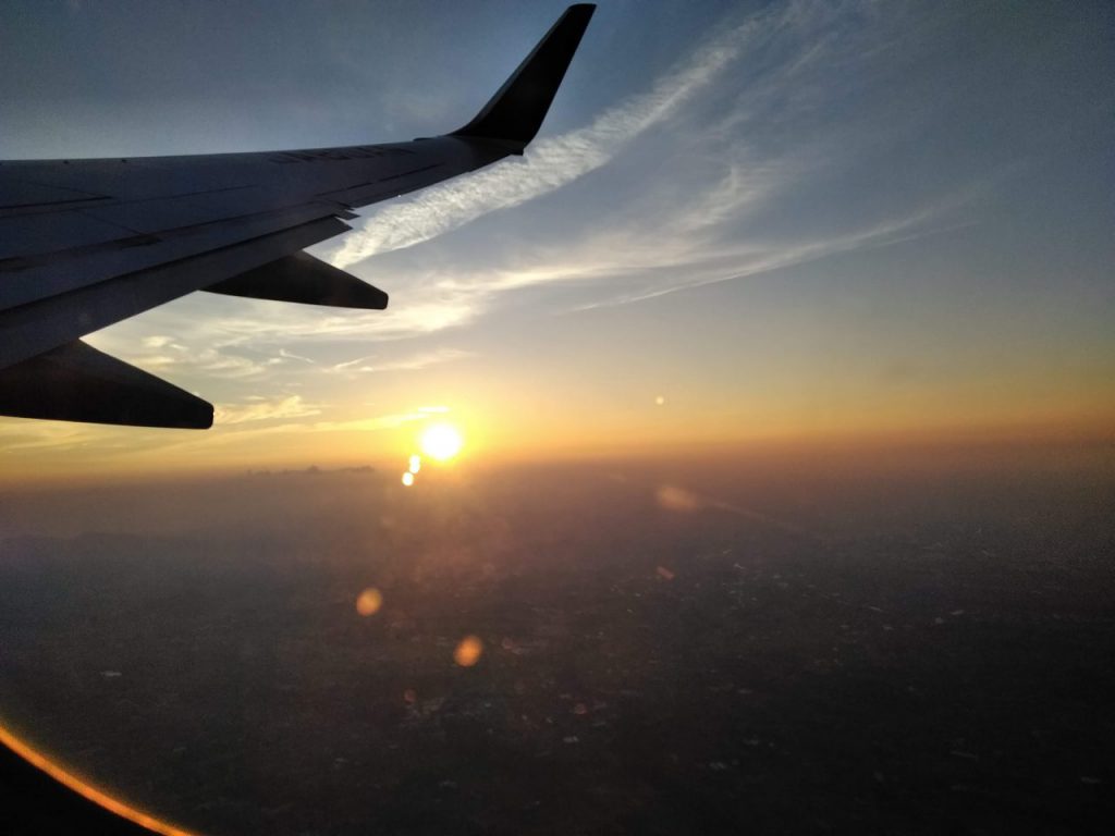 飛行機からの夕焼け